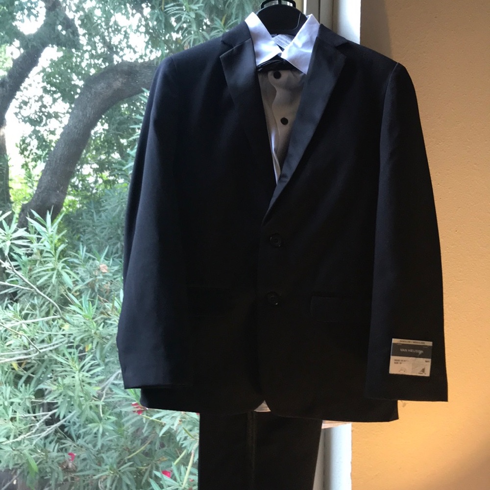 Van Heusen 4 piece suit for kids size 12 Regular